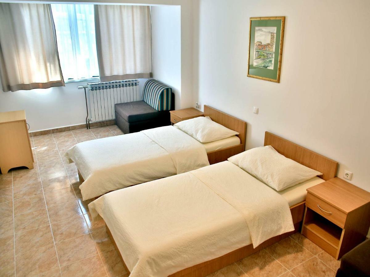 Motel Dobra Duga Resa Exteriör bild